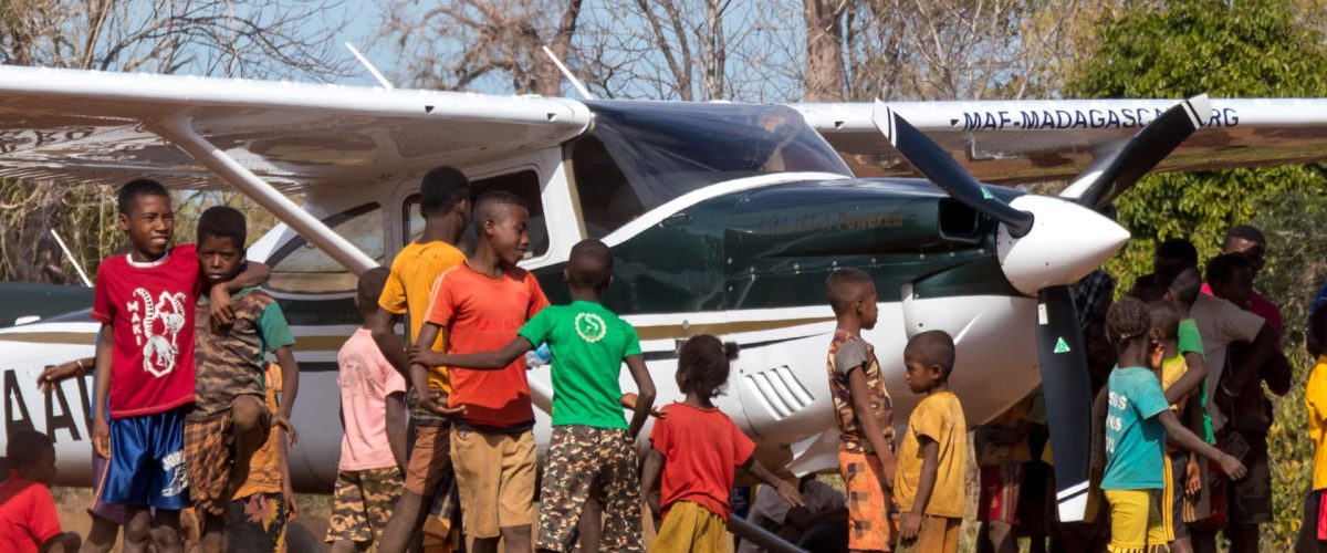 Children at the airstrip in Anjabetrongo